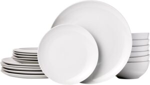 Amazon Basics 18-Piece Dinnerware S...