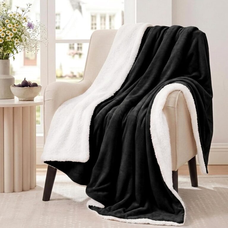 Aisbo Sherpa Fleece Blanket Black Throws - Thick Warm Soft Throw Blanket for Bed Double Size, 150x200cm Fluffy Microfiber Solid Twin Blankets for Sofas Couch
